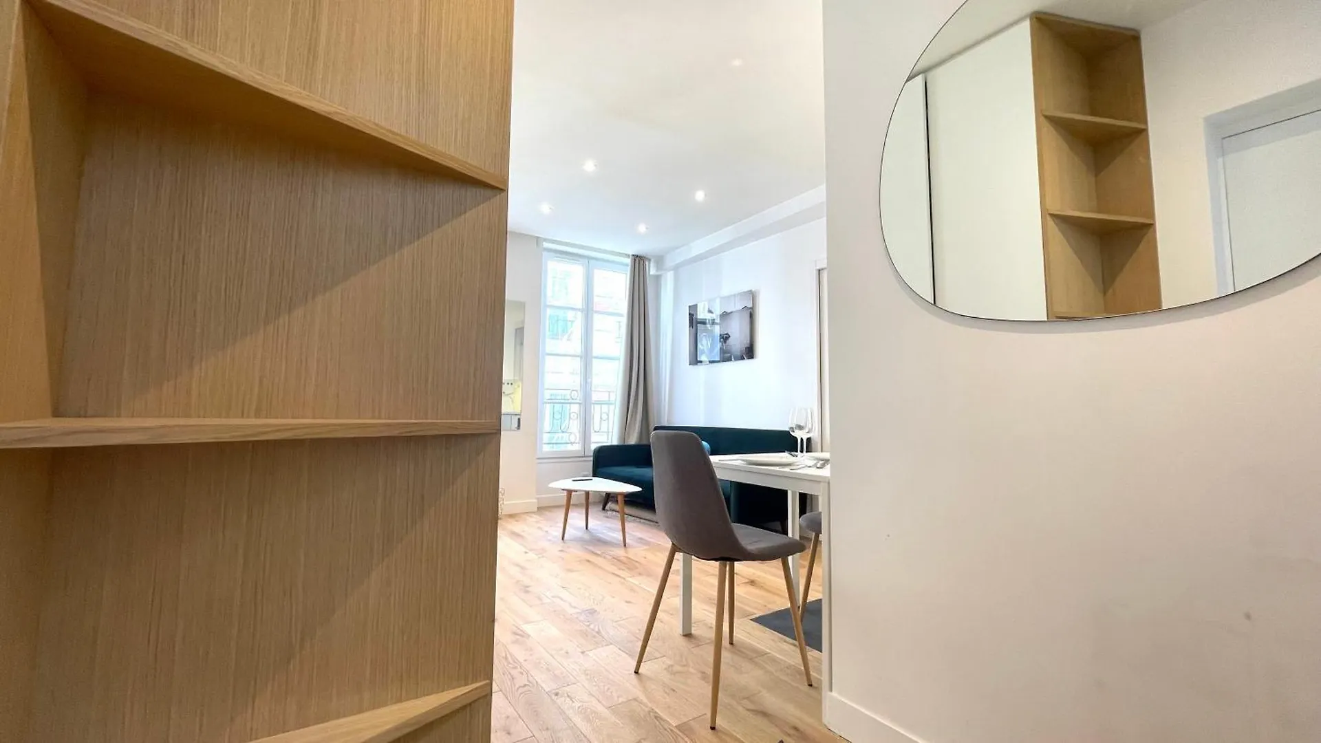 127 - Appartement Neuf & Luxueux Paris 2Eme 4Pers